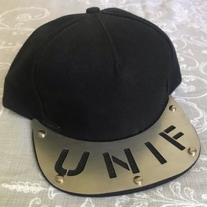 UNIF metal-brim snapback hat